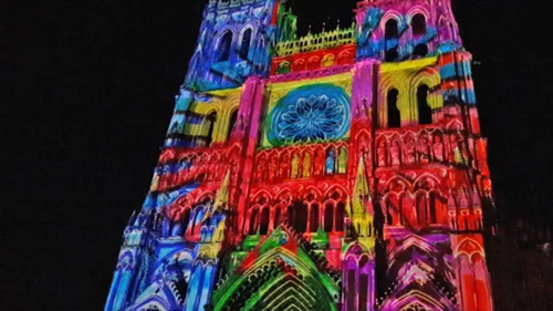 LE VIDEO MAPPING FESTIVAL A AMIENS AVEC CONTACT FM !